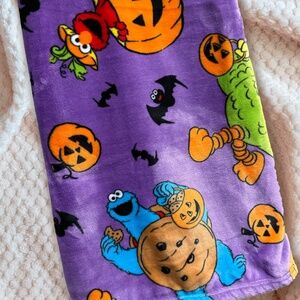 Sesame Street Halloween Throw Blanket Elmo Cookie Monster Oscar Big Bird Figures
